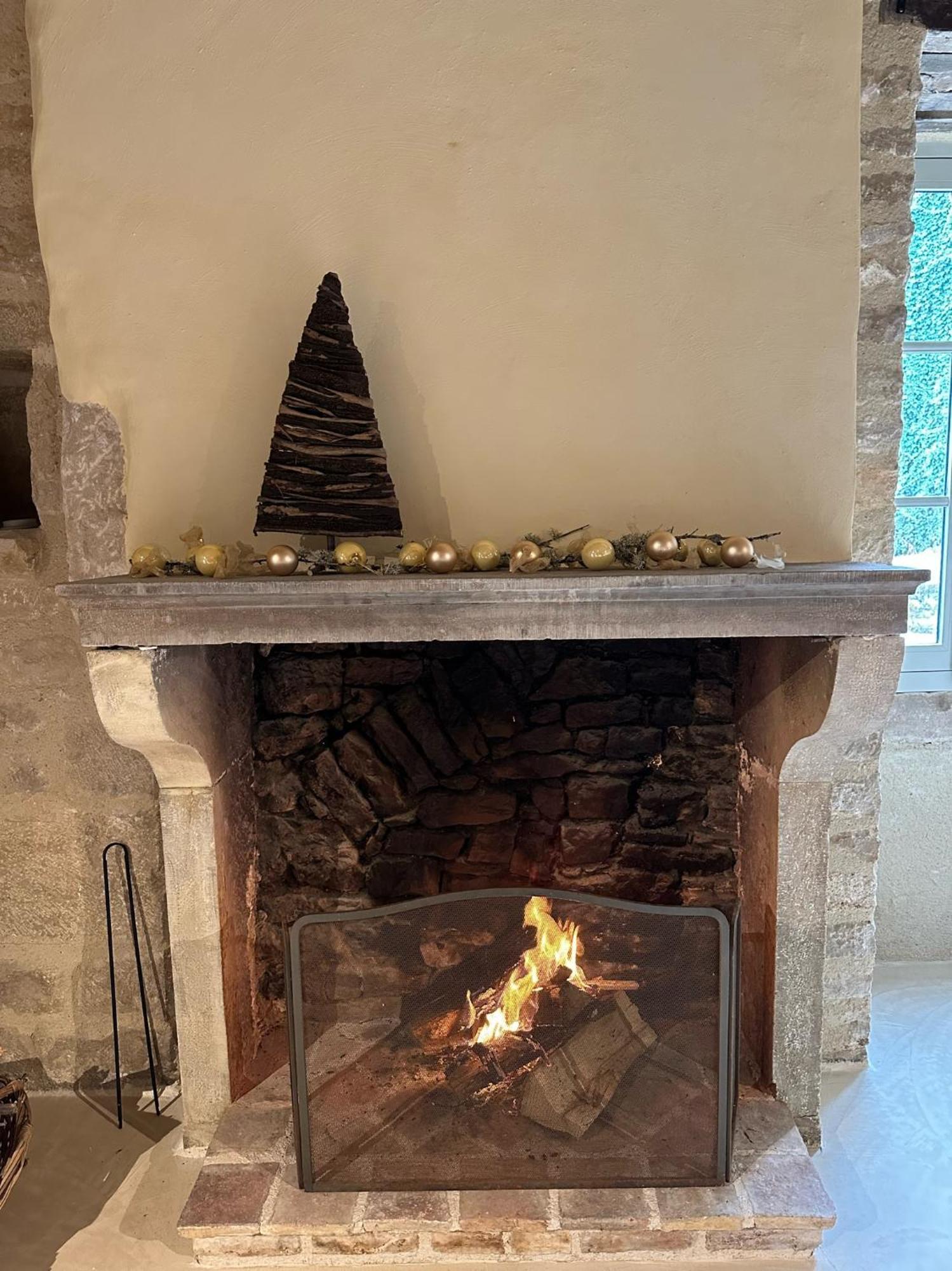 Chateauneuf Suites Buitenkant foto