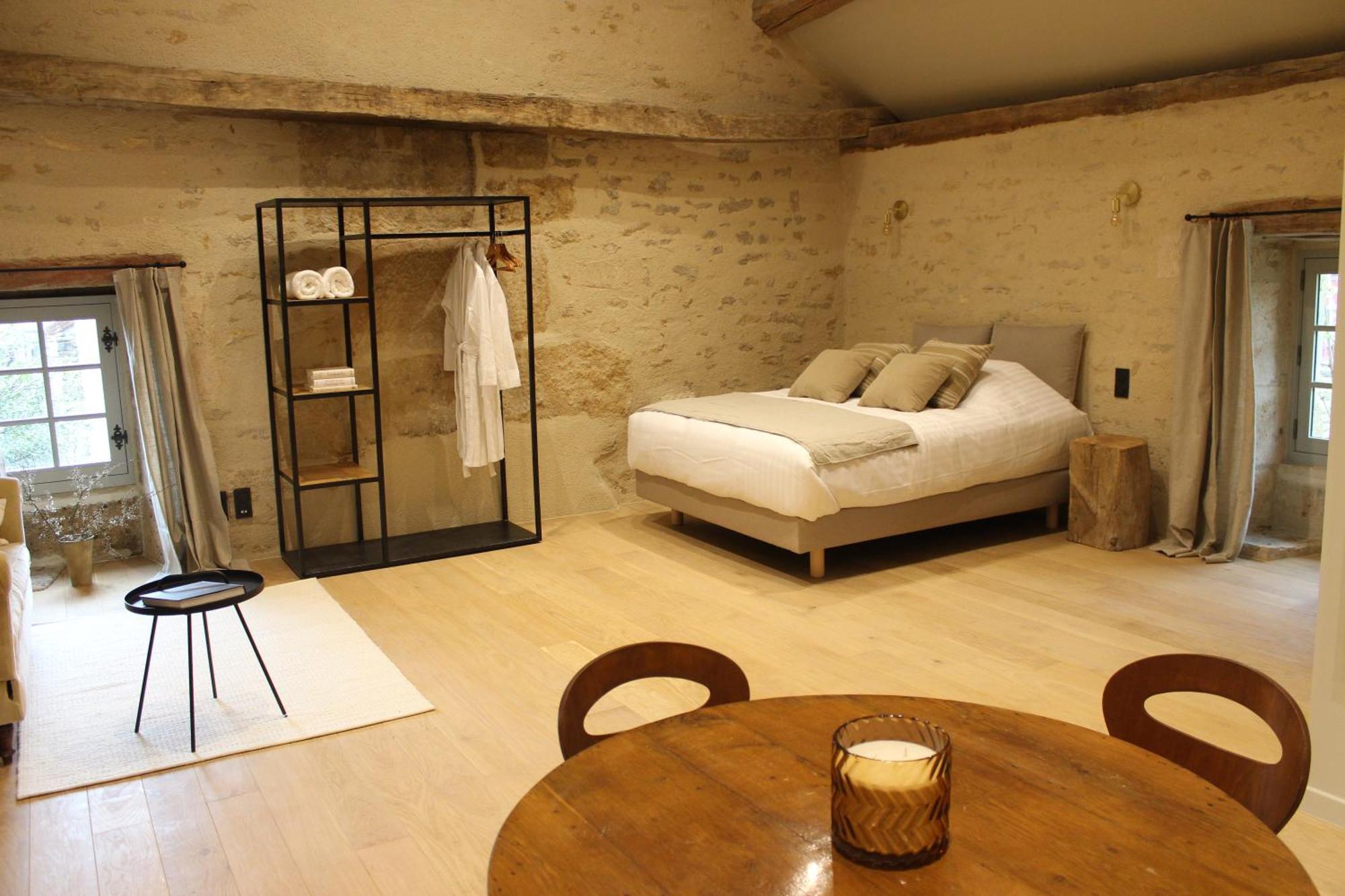 Chateauneuf Suites Buitenkant foto