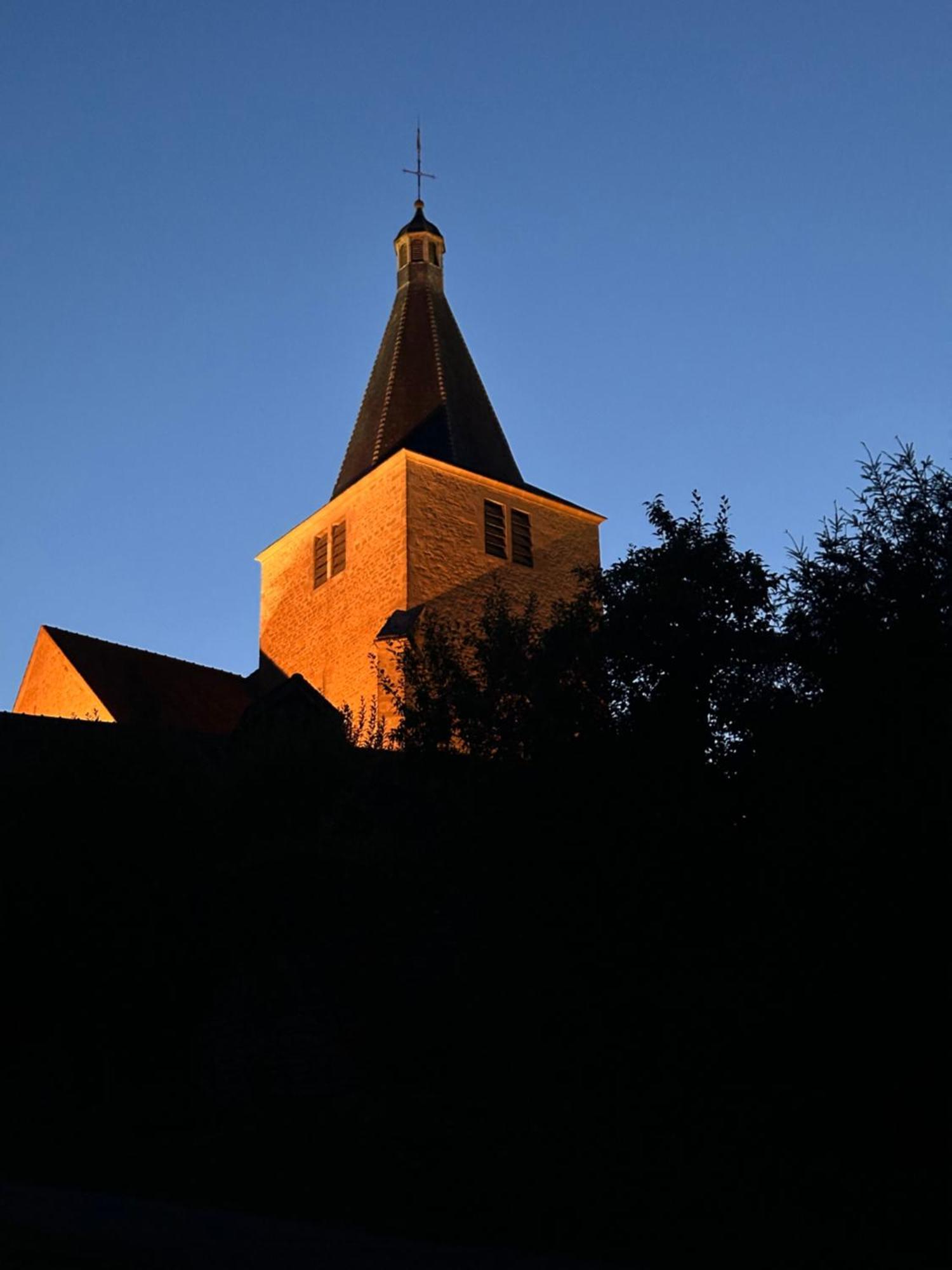 Chateauneuf Suites Buitenkant foto